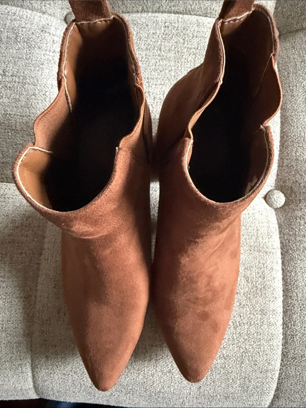 Aerosoles Suede-Like Pointed Toe Ankle Boots Block Heel Elastic Side Sz 6.5
